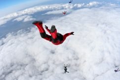 is-skydiving-cold